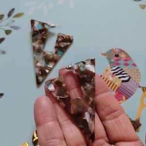 🛍FREE WITH PURCHASE Geometric Acrylic Resin Inverted triangle post earrings